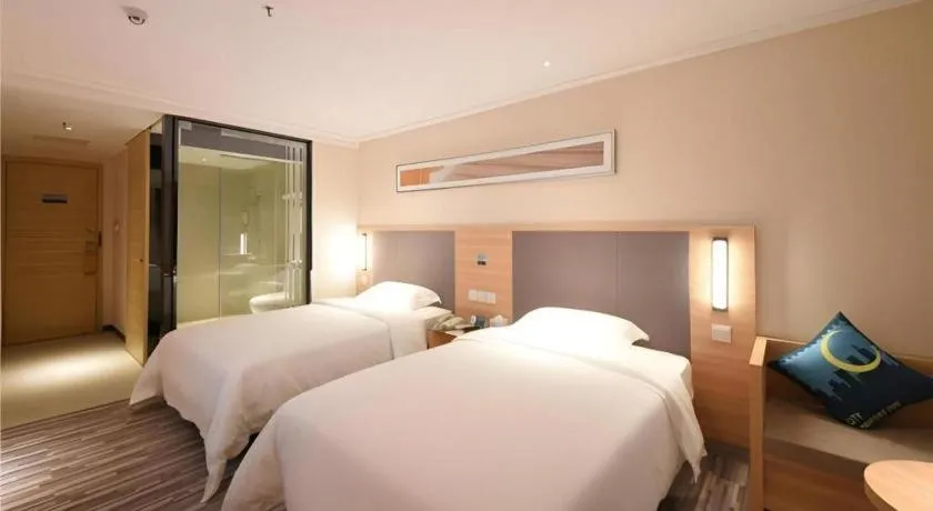 Bed in City Comfort Inn Shenzhen International Exhibition Center Tangwei Metro Station