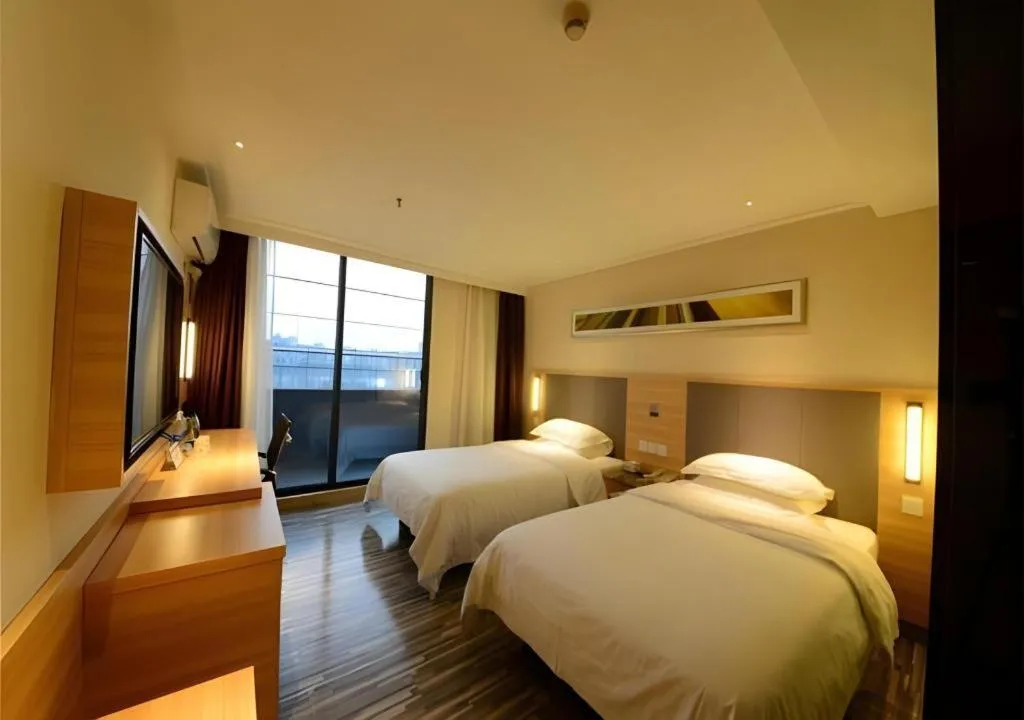 Bed in City Comfort Inn Shenzhen International Exhibition Center Tangwei Metro Station