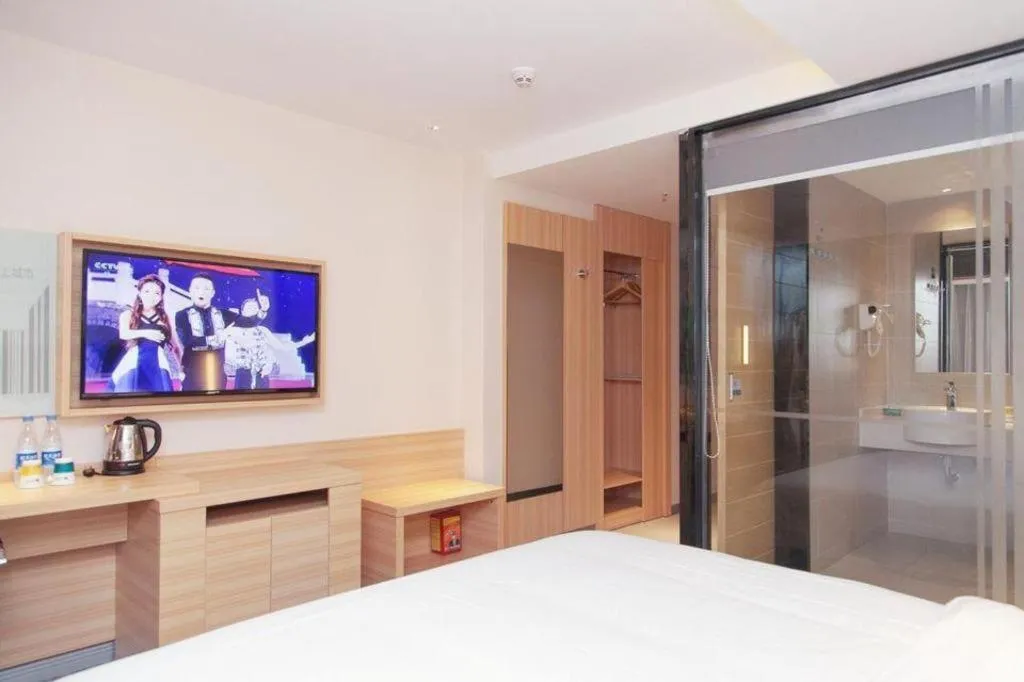 Bed in City Comfort Inn Shenzhen International Exhibition Center Tangwei Metro Station