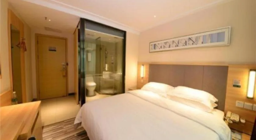 Bed in City Comfort Inn Shenzhen International Exhibition Center Tangwei Metro Station