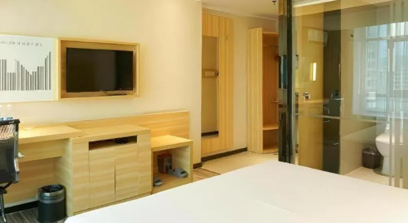 Bed in City Comfort Inn Shenzhen International Exhibition Center Tangwei Metro Station