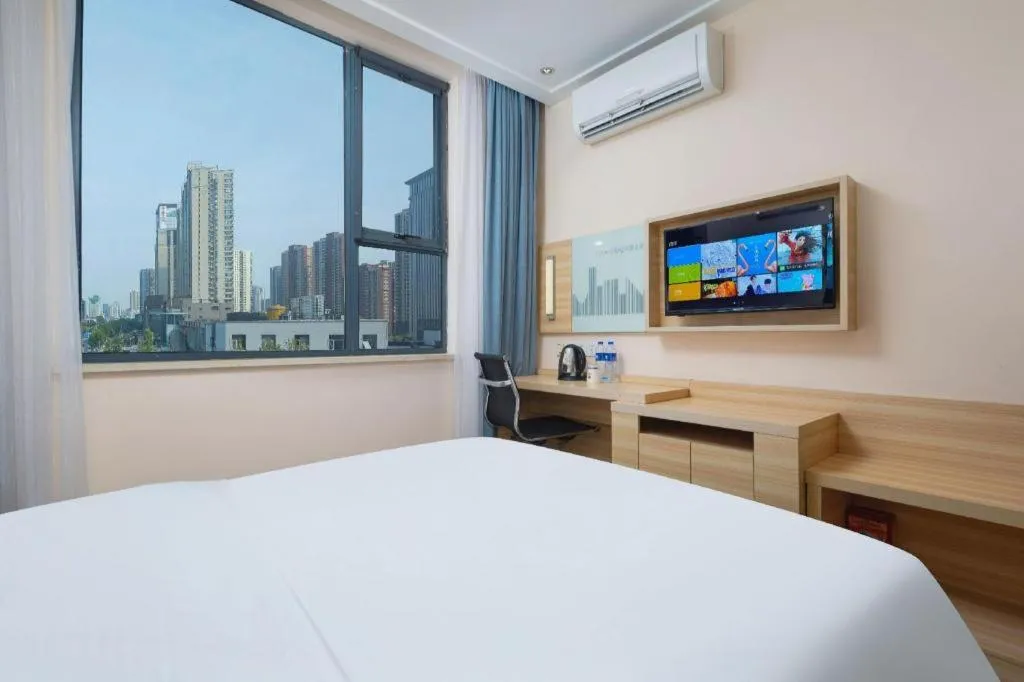 Bed in City Comfort Inn Wuhan Zhongnan Road Fujiaopo