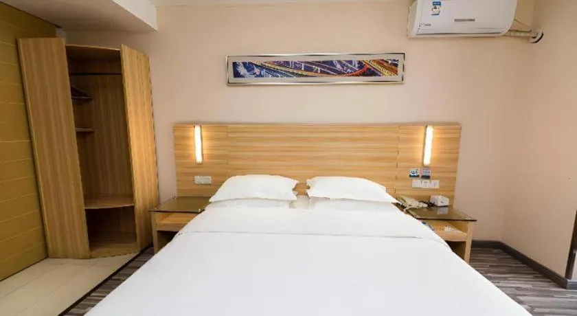 Bed in City Comfort Inn Wuhan Zhongnan Road Fujiaopo