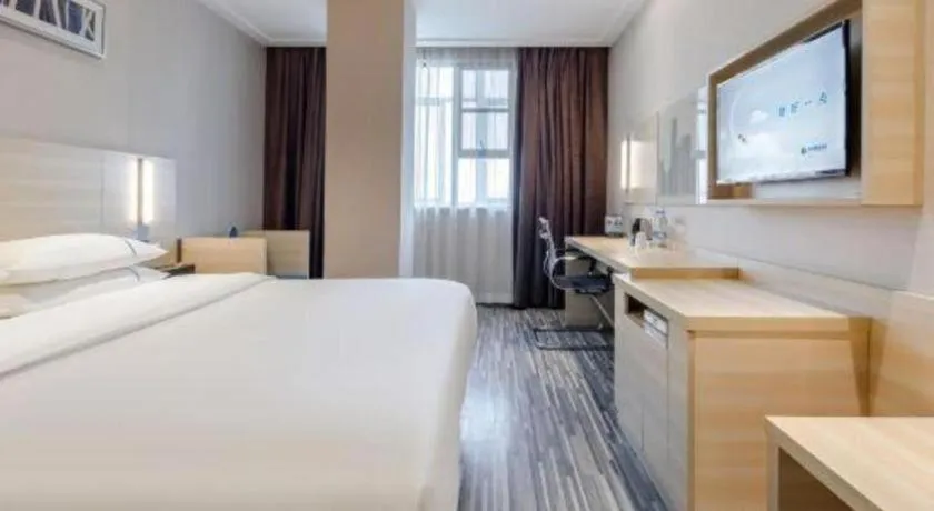 Bed in City Comfort Inn Guangzhou Renhe Metro Station Huatong Plaza