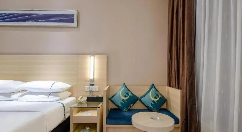 Bed in City Comfort Inn Guangzhou Renhe Metro Station Huatong Plaza