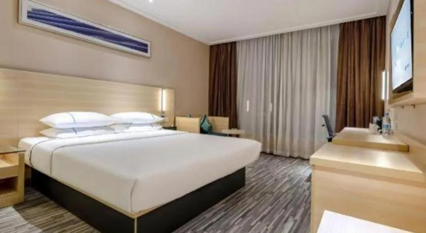 Bed in City Comfort Inn Guangzhou Renhe Metro Station Huatong Plaza