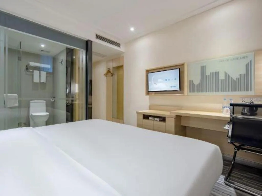 Bed in City Comfort Inn Guangzhou Renhe Metro Station Huatong Plaza