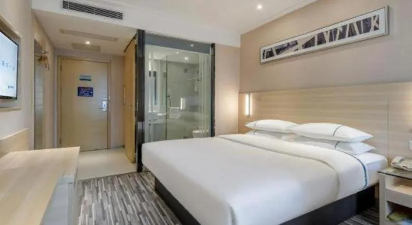 Bed in City Comfort Inn Guangzhou Renhe Metro Station Huatong Plaza