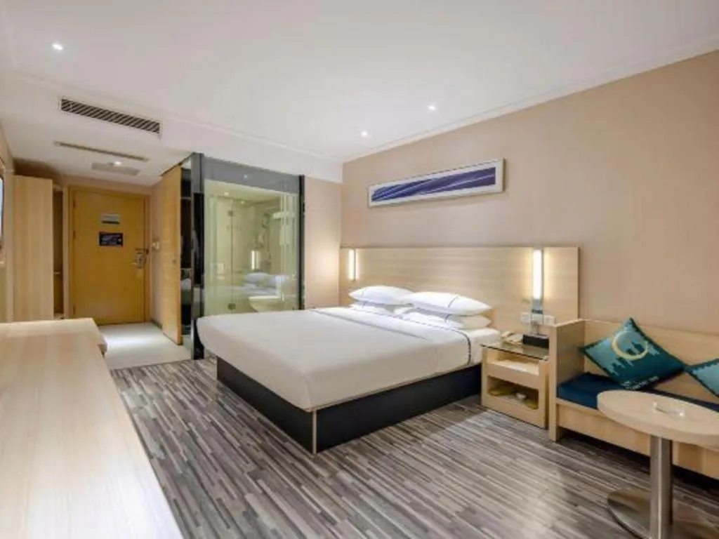 Bed in City Comfort Inn Guangzhou Renhe Metro Station Huatong Plaza