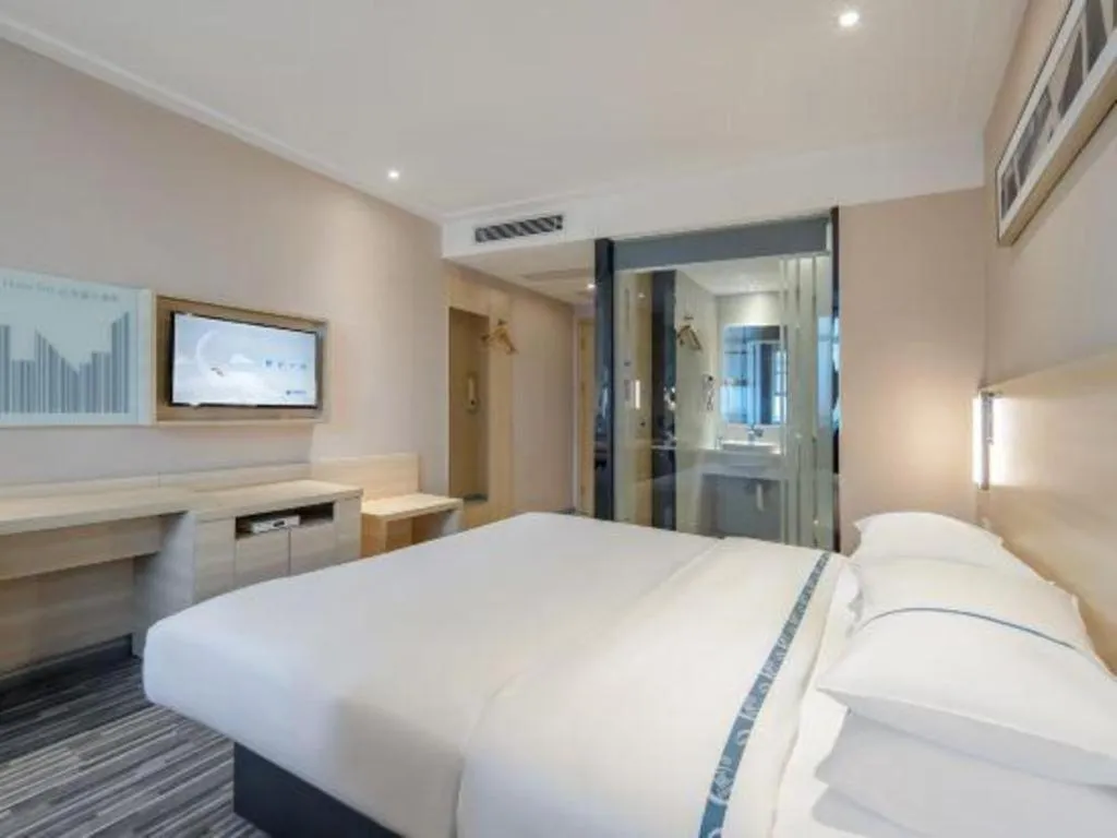 Bed in City Comfort Inn Guangzhou Renhe Metro Station Huatong Plaza