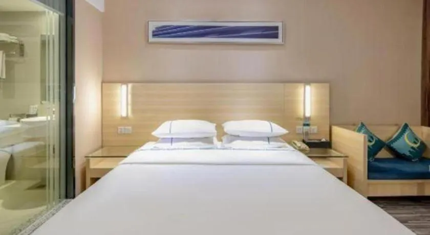Bed in City Comfort Inn Guangzhou Renhe Metro Station Huatong Plaza