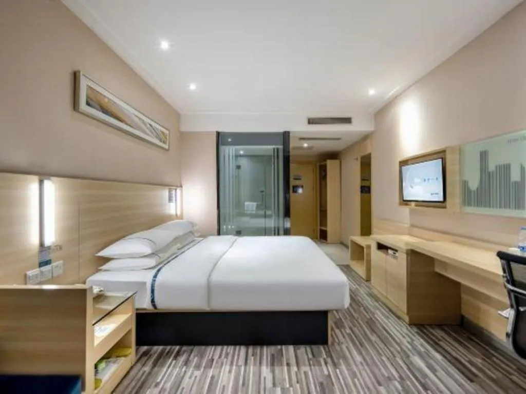 Bed in City Comfort Inn Guangzhou Renhe Metro Station Huatong Plaza