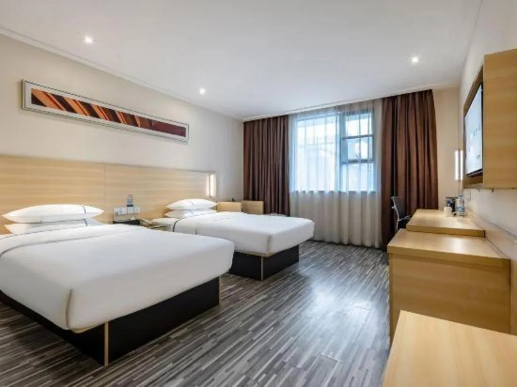 Bed in City Comfort Inn Guangzhou Renhe Metro Station Huatong Plaza