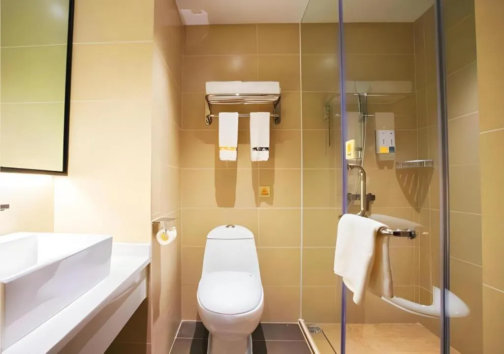 JTOUR Inn Yulin Railway Station Industrial Products Market