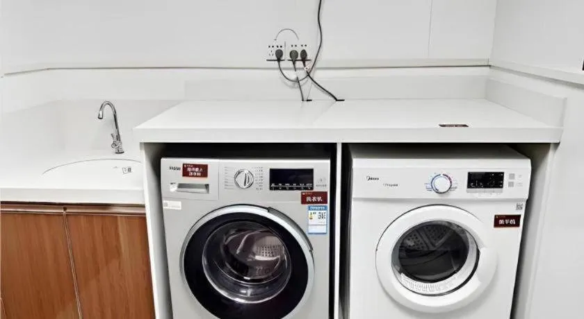 JTOUR Inn Yulin Railway Station Industrial Products Market