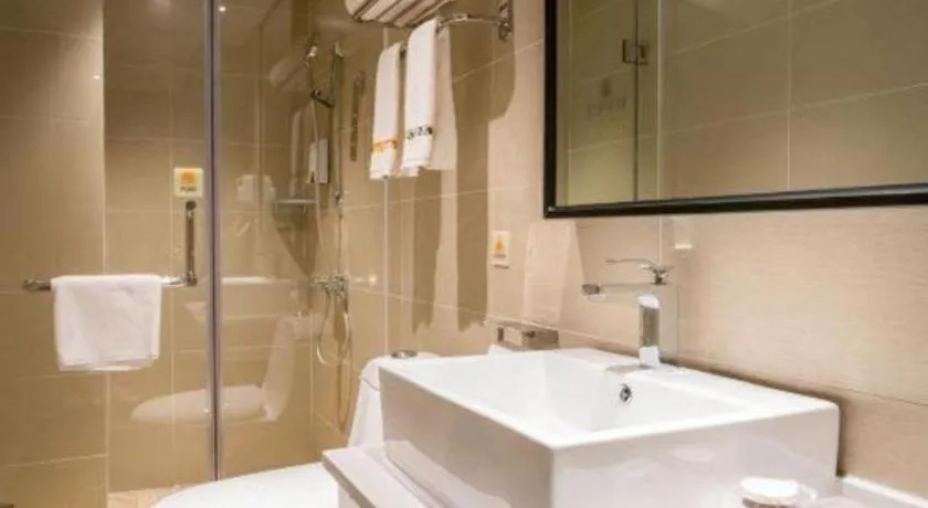 JTOUR Inn Yulin Railway Station Industrial Products Market