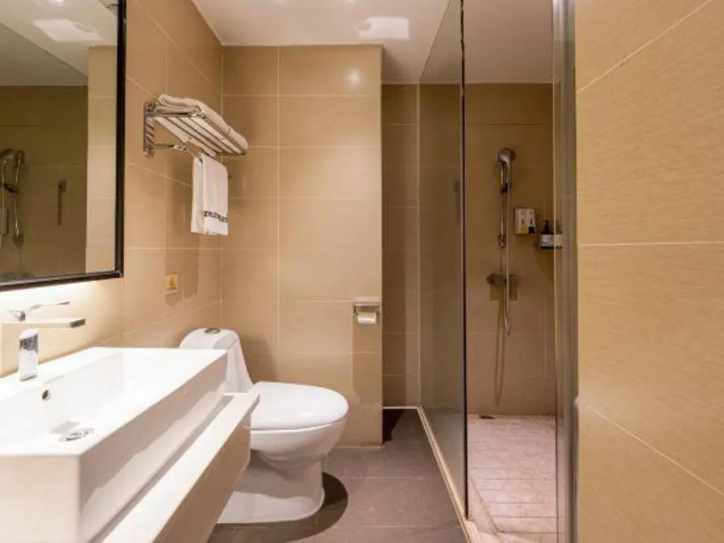 JTOUR Inn Yulin Railway Station Industrial Products Market