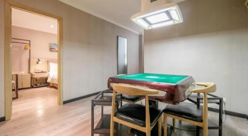 Bed in Borrman Hotel Wuhan Yangluo Metro Station Shenshuigang