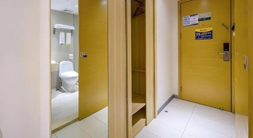 Bed in City Comfort Inn Wuhan University Guangbutun Metro Station