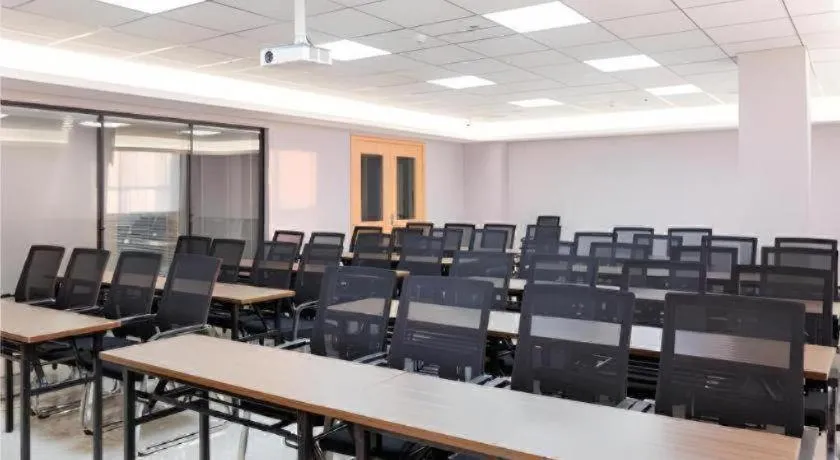 Borrman Hotel East Huai'an Railway Station Zhou 'Enlai Memorial