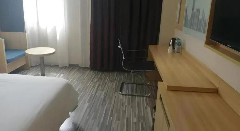 Bed in City Comfort Inn Wuhan Pangxiejia Metro Station