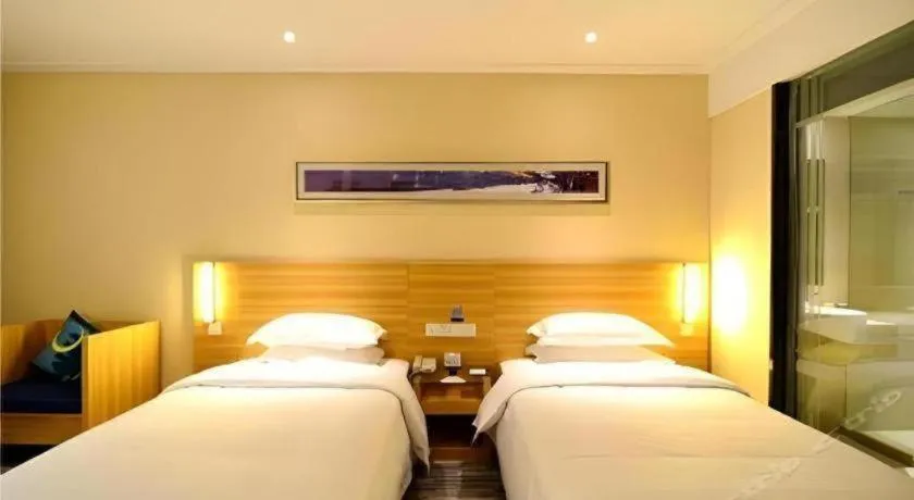 Bed in City Comfort Inn Wuhan Pangxiejia Metro Station