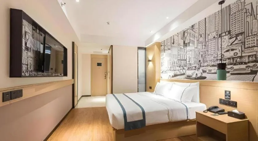 Bed in City Comfort Inn Guangzhou Liwan Zengjiao Jushu Metro Station