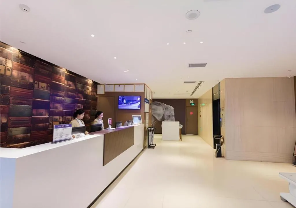 JTOUR Inn Guigang Life Port High-speed Railway Station