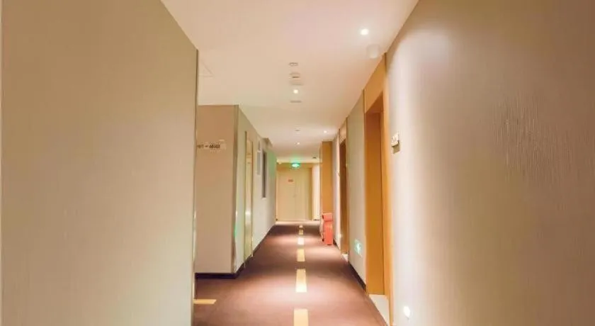 JTOUR Inn Guigang Life Port High-speed Railway Station