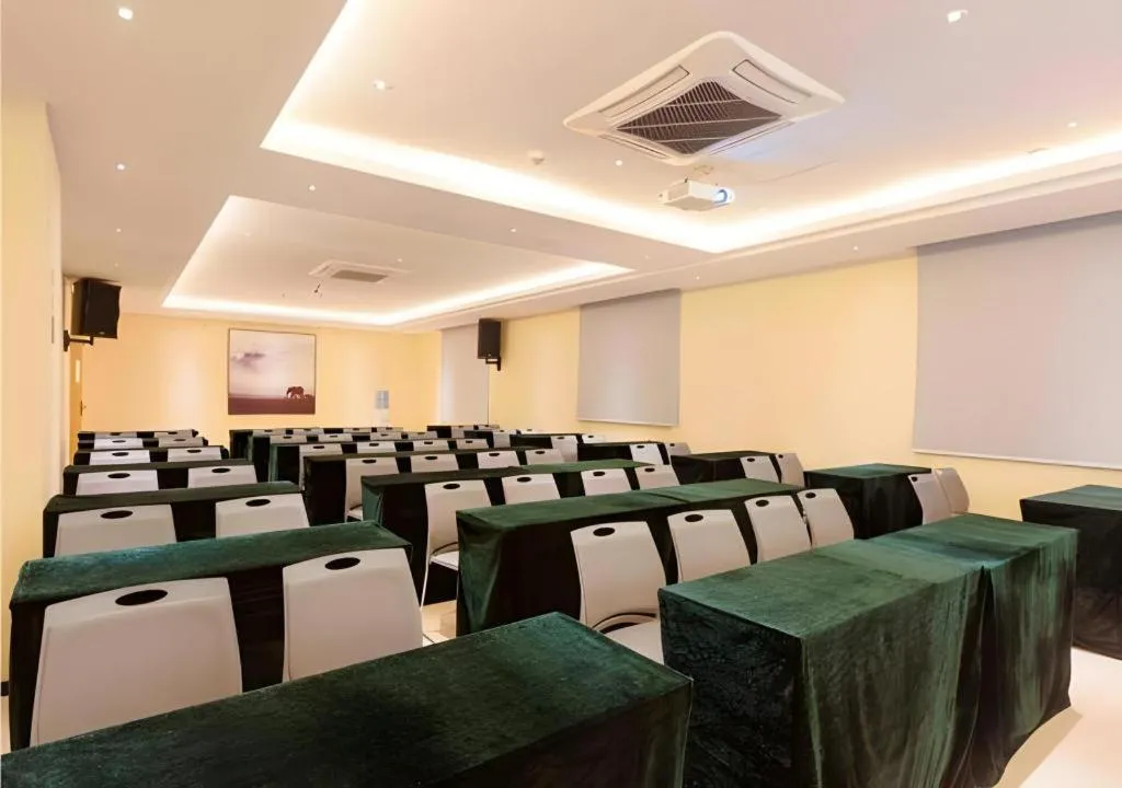 JTOUR Inn Guigang Life Port High-speed Railway Station