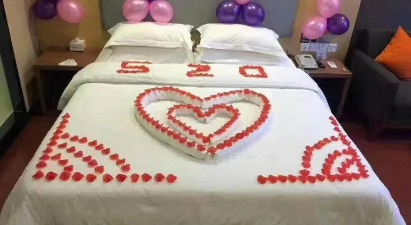 Bed in JTOUR Inn Guigang Life Port High-speed Railway Station