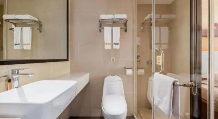 JTOUR Inn Guigang Life Port High-speed Railway Station