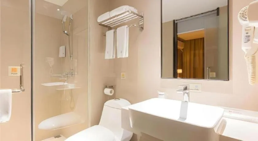 JTOUR Inn Guigang Life Port High-speed Railway Station