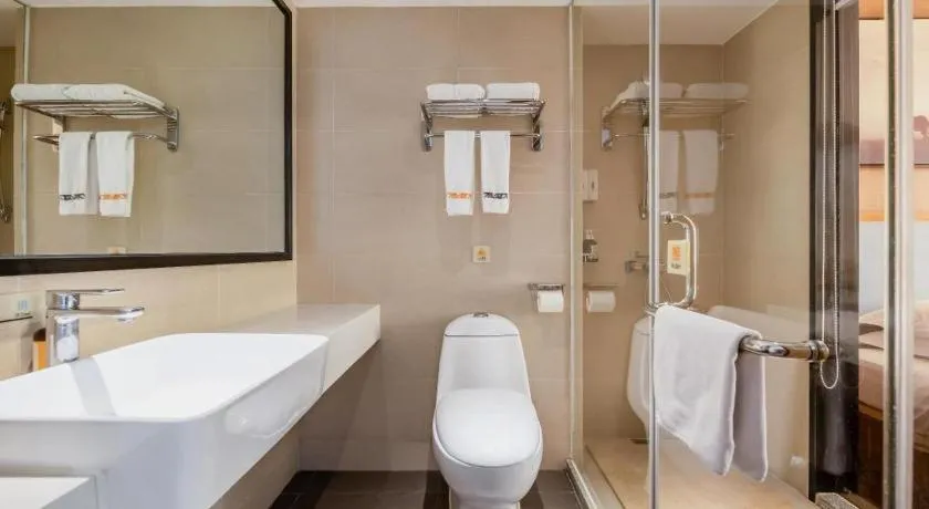 JTOUR Inn Guigang Life Port High-speed Railway Station