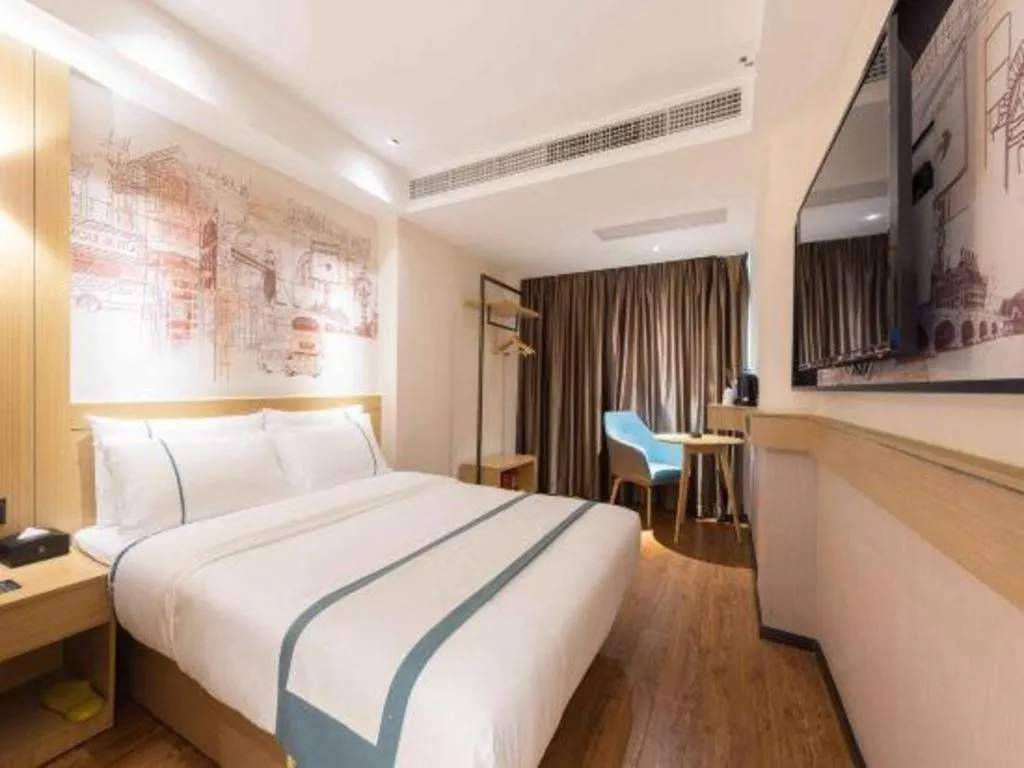 Bed in City Comfort Inn Guangzhou Southern Hospital Tonghe Metro Station