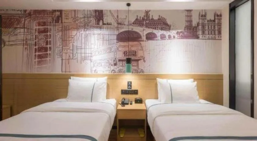 Bed in City Comfort Inn Guangzhou Southern Hospital Tonghe Metro Station