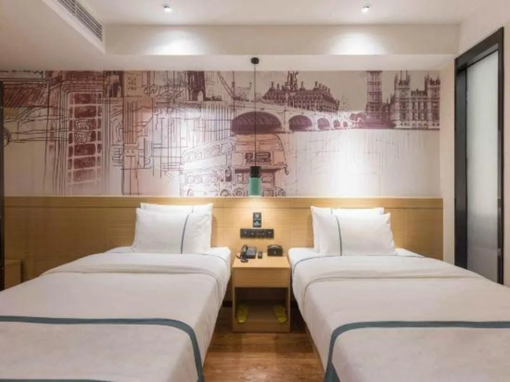 Bed in City Comfort Inn Guangzhou Southern Hospital Tonghe Metro Station