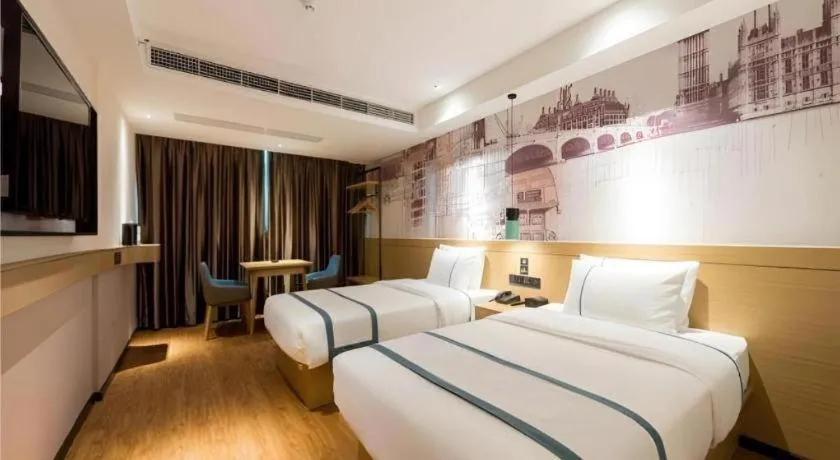 Bed in City Comfort Inn Guangzhou Southern Hospital Tonghe Metro Station