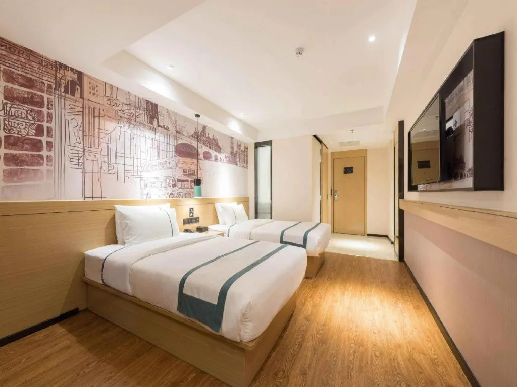 Bed in City Comfort Inn Guangzhou Southern Hospital Tonghe Metro Station