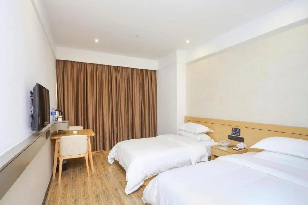 Bed in City Comfort Inn Guangzhou Jiahe Wanggang Metro Station Police Academy Changhong