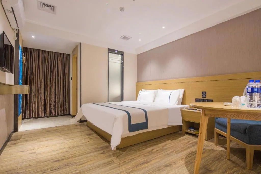 Bed in City Comfort Inn Guangzhou Jiahe Wanggang Metro Station Police Academy Changhong