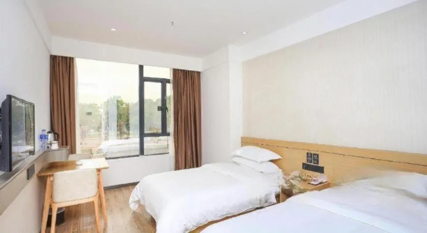 Bed in City Comfort Inn Guangzhou Jiahe Wanggang Metro Station Police Academy Changhong