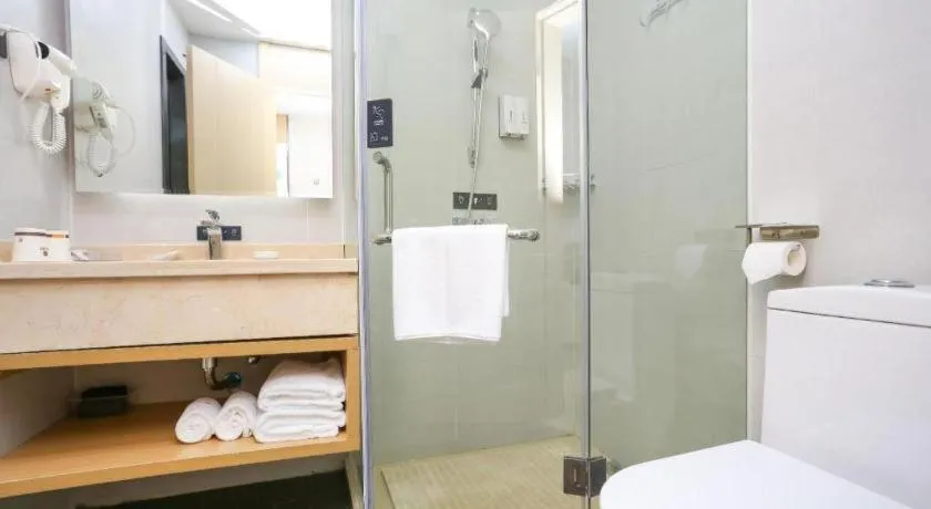 Bed in City Comfort Inn Guangzhou Jiahe Wanggang Metro Station Police Academy Changhong