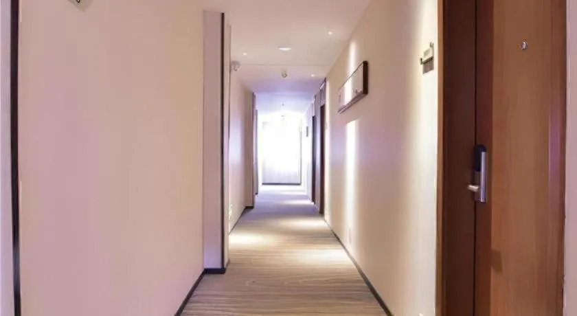 Jtour Inn Xianning Chongyang Taoxi Avenue