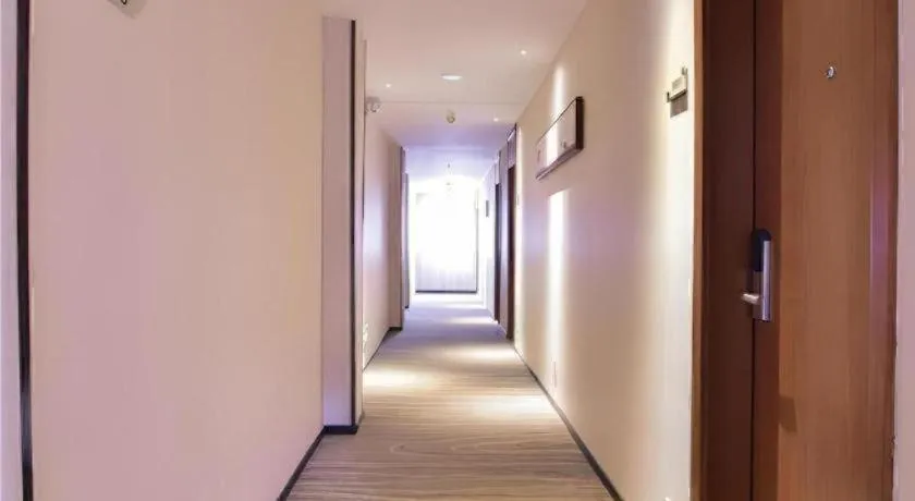 Jtour Inn Xianning Chongyang Taoxi Avenue