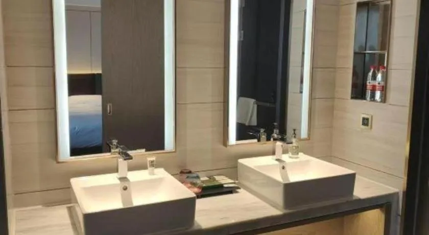 Echarm Plus Hotel Changsha High-speed Railway South Station Desiqin