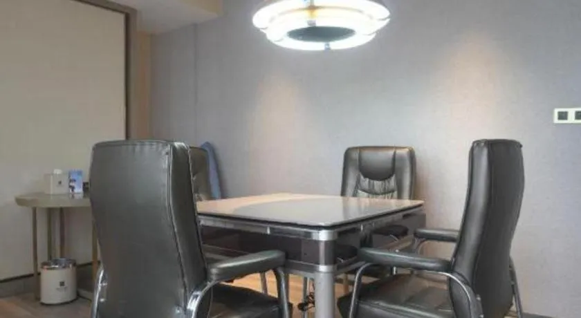 Echarm Plus Hotel Changsha High-speed Railway South Station Desiqin