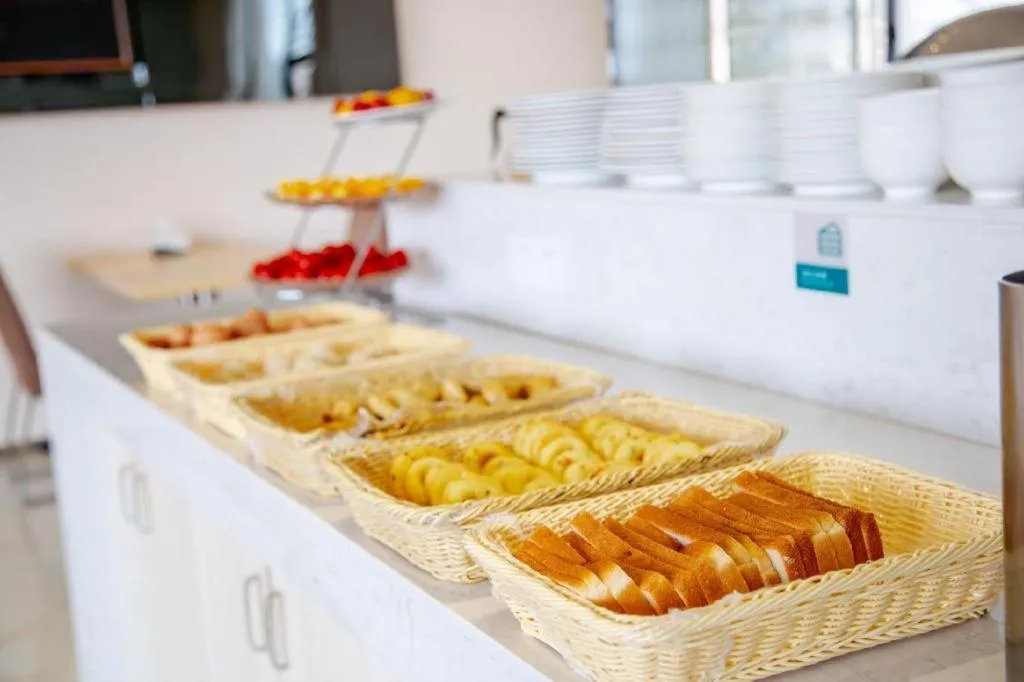 City Comfort Inn Wuhan Hongshan District Baishazhou Huangjiahu University Town