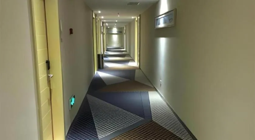 City Comfort Inn Wuhan Hongshan District Baishazhou Huangjiahu University Town