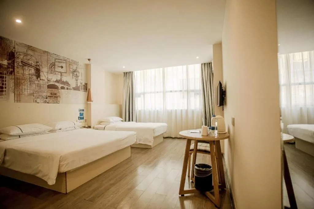 Bed in City Comfort Inn Guangzhou Dashi Metro Station Zoo Main Branch